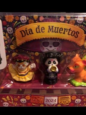 New little people Dia De Muertos figures special Ed 2024